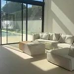Ultra-modern 5-bed Luxury With Private Pool & Cinema 13 Min To アリカンテ