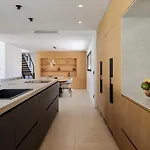Ultra-modern 5-bed Luxury With Private Pool & Cinema 13 Min To *