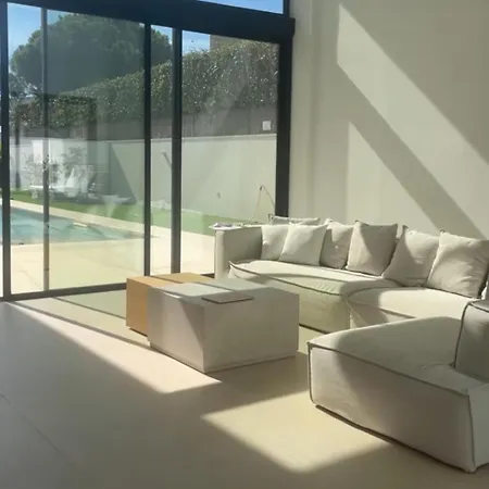 Ultra-modern 5-bed Luxury With Private Pool & Cinema 13 Min To Alicante