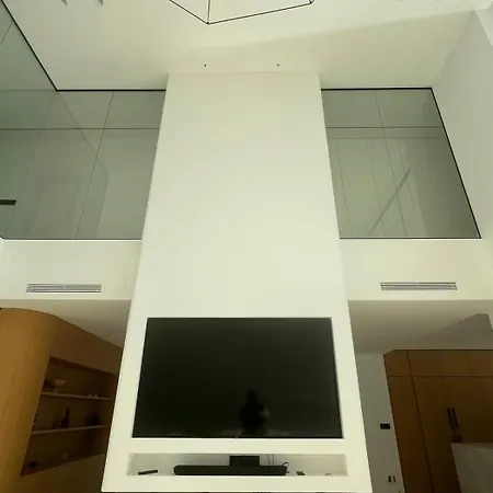 Ultra-modern 5-bed Luxury With Private Pool & Cinema 13 Min To *