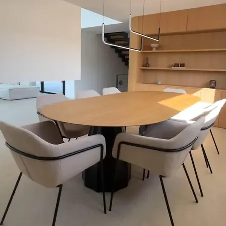 Ultra-modern 5-bed Luxury With Private Pool & Cinema 13 Min To Horská chata
