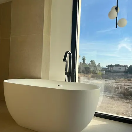 Ultra-modern 5-bed Luxury With Private Pool & Cinema 13 Min To Alicante