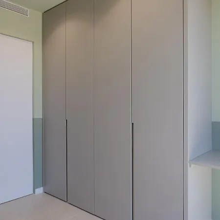 Ultra-modern 5-bed Luxury With Private Pool & Cinema 13 Min To *