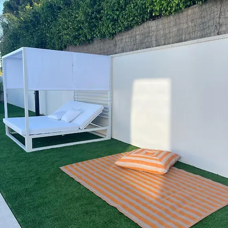 Ultra-modern 5-bed Luxury With Private Pool & Cinema 13 Min To Horská chata