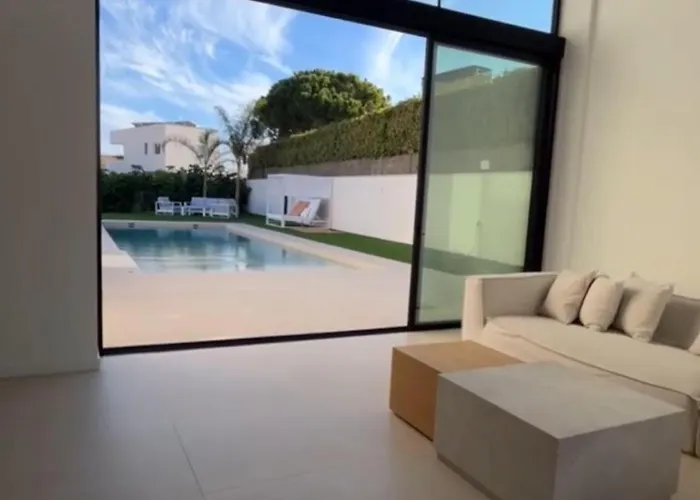 Domek alpejski Ultra-modern 5-bed Luxury With Private Pool & Cinema 13 Min To