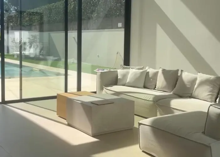 Ultra-modern 5-bed Luxury With Private Pool & Cinema 13 Min To Alicante