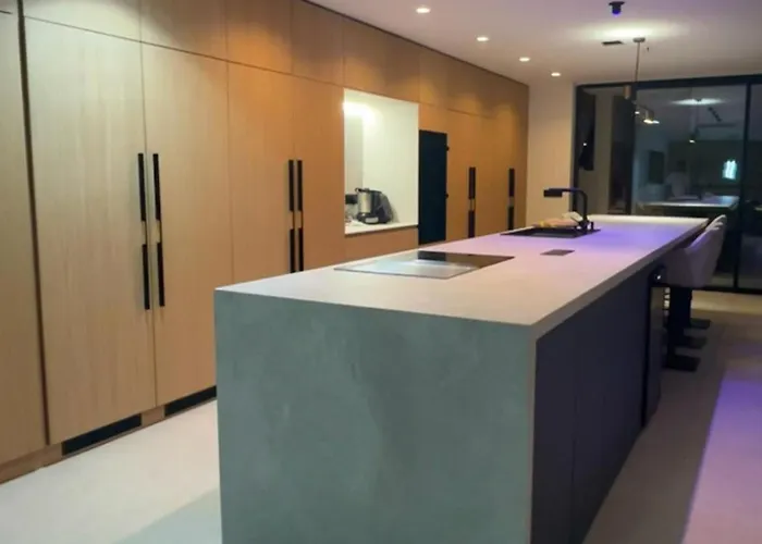 Domek alpejski Ultra-modern 5-bed Luxury With Private Pool & Cinema 13 Min To *
