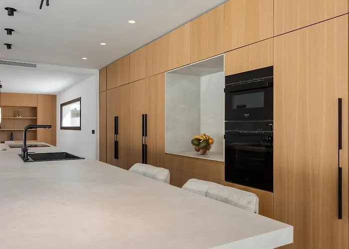 Domek alpejski Ultra-modern 5-bed Luxury With Private Pool & Cinema 13 Min To