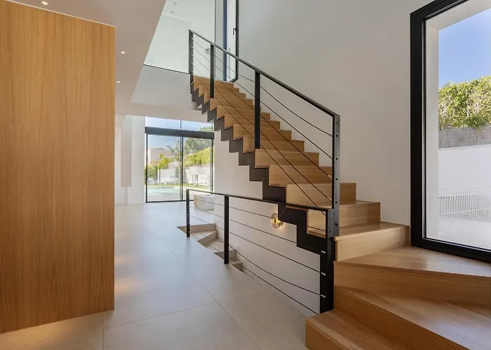 Ultra-modern 5-bed Luxury With Private Pool & Cinema 13 Min To Alicante