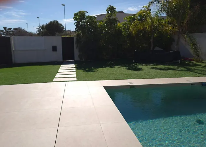 Ultra-modern 5-bed Luxury With Private Pool & Cinema 13 Min To Domek alpejski Alicante