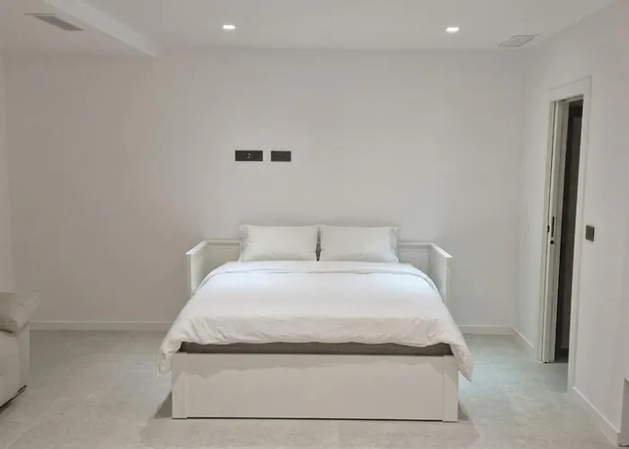 Ultra-modern 5-bed Luxury With Private Pool & Cinema 13 Min To Alicante